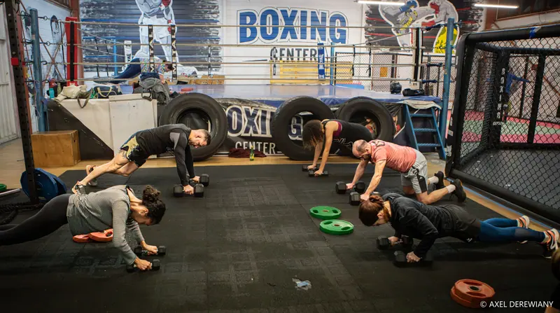 Circuit de renforcement du Boxing Camp au Boxing Center Ramonville, en groupe.