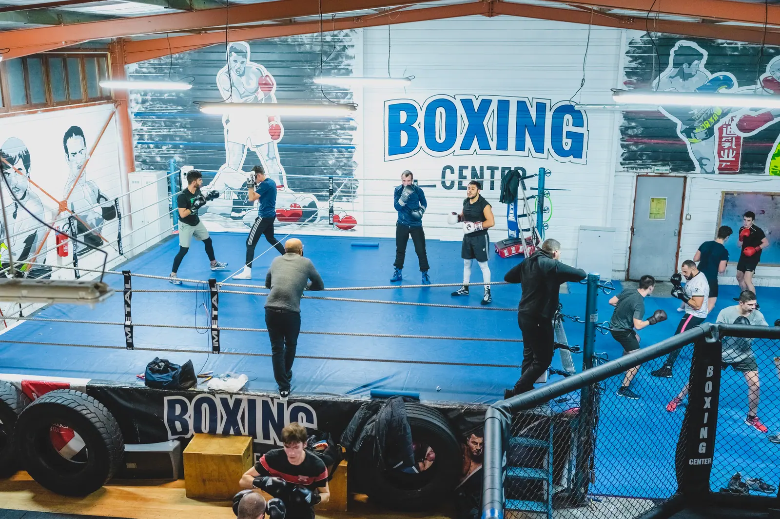 Cours de boxe anglaise sur le grand ring du Boxing Center Ramonville
