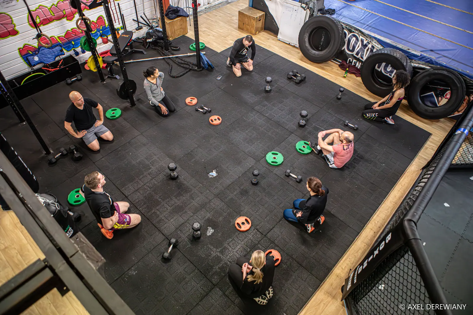 Cours de boxe éducative pour enfants au Boxing Center Ramonville, vue plongeante