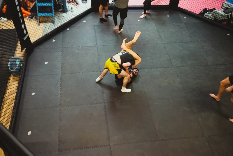 Contrôle au sol pendant le cours de grappling du Boxing Center Ramonville.