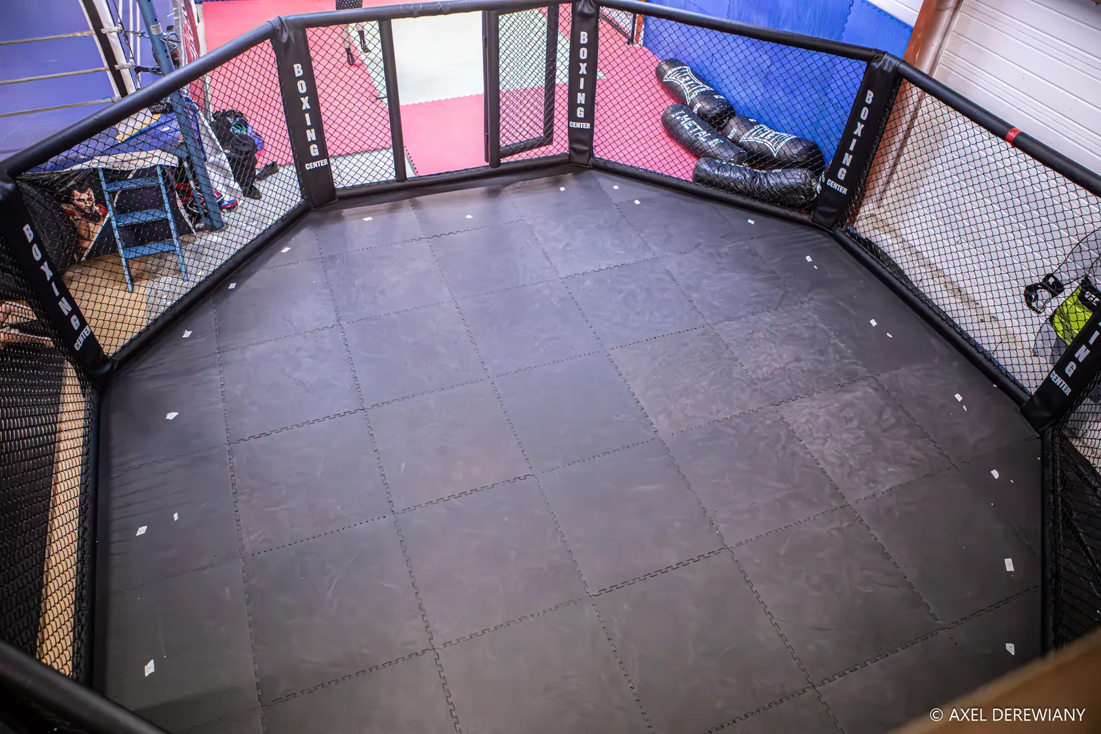 L’octogone de 7 mètres du Boxing Center Ramonville, avant le cours
